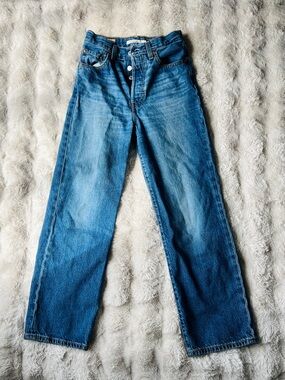 Levi’s Premium Classic Blue Ribcage Straight-Leg Denim Jeans Size 24